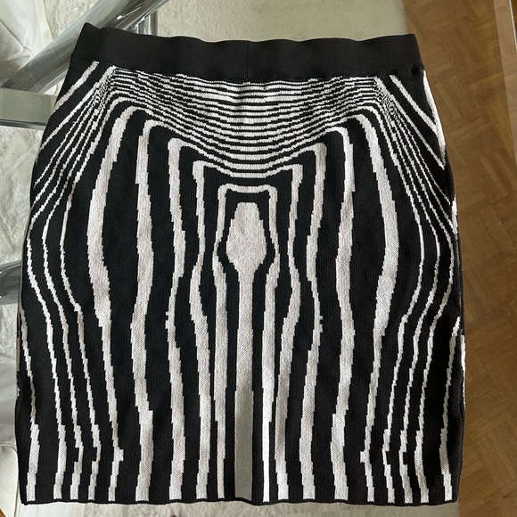 Fashion Nova, sexy-cool pattern, sweater skirt set, new with tags - Picture 5 of 7